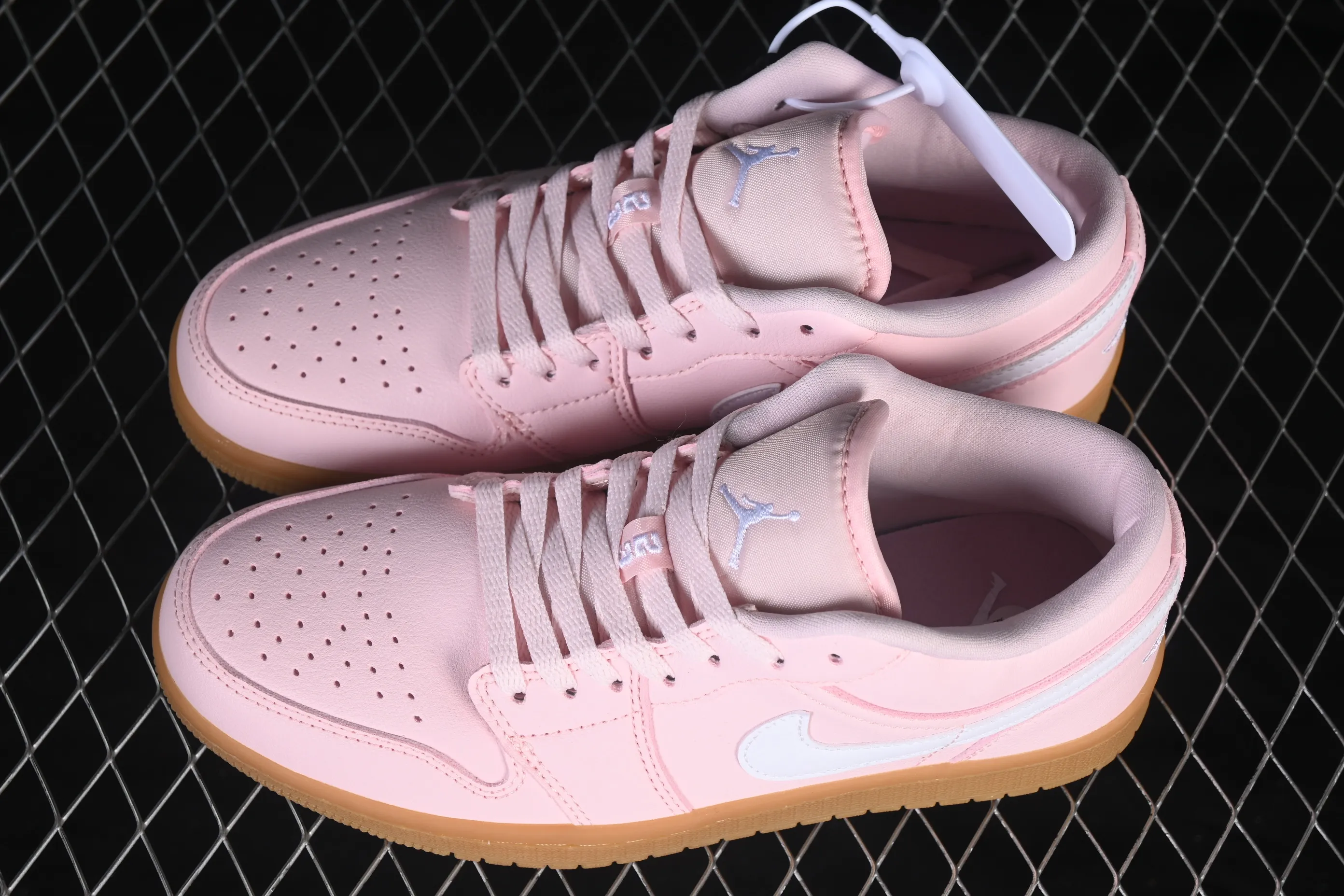 All categories Air Jordan Jordan series basketball shoes Air Jordan 1 Low Air Jordan 1 Low AJ1 Joe 1 raw rubber powder low-top basketball shoes DC0774-601